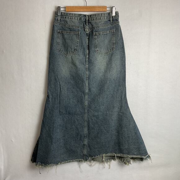 Romwe Womens Distressed Star Denim Raw Hem Maxi Skirt Grungecore Size Medium - Picture 4 of 11